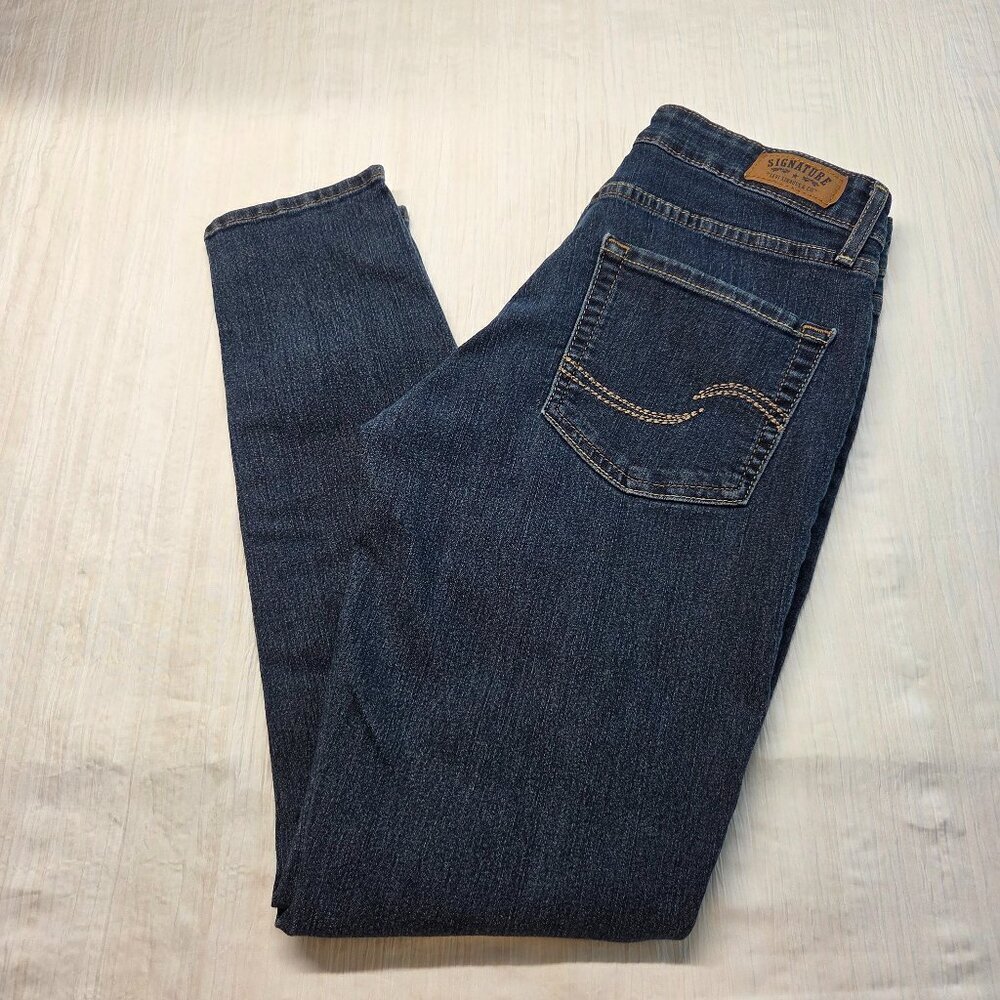 Signature Levi Strauss Size 6 Medium Wash Denim Blue Modern Skinny Jeans